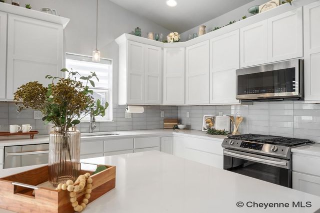 5332 CARMEL DR, Cheyenne, WY 82009