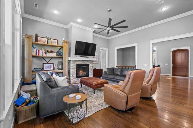 5511 S Altamonte Road, Rogers, AR 72758