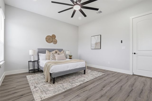 123 Los Robles RD, Elgin, TX 78621