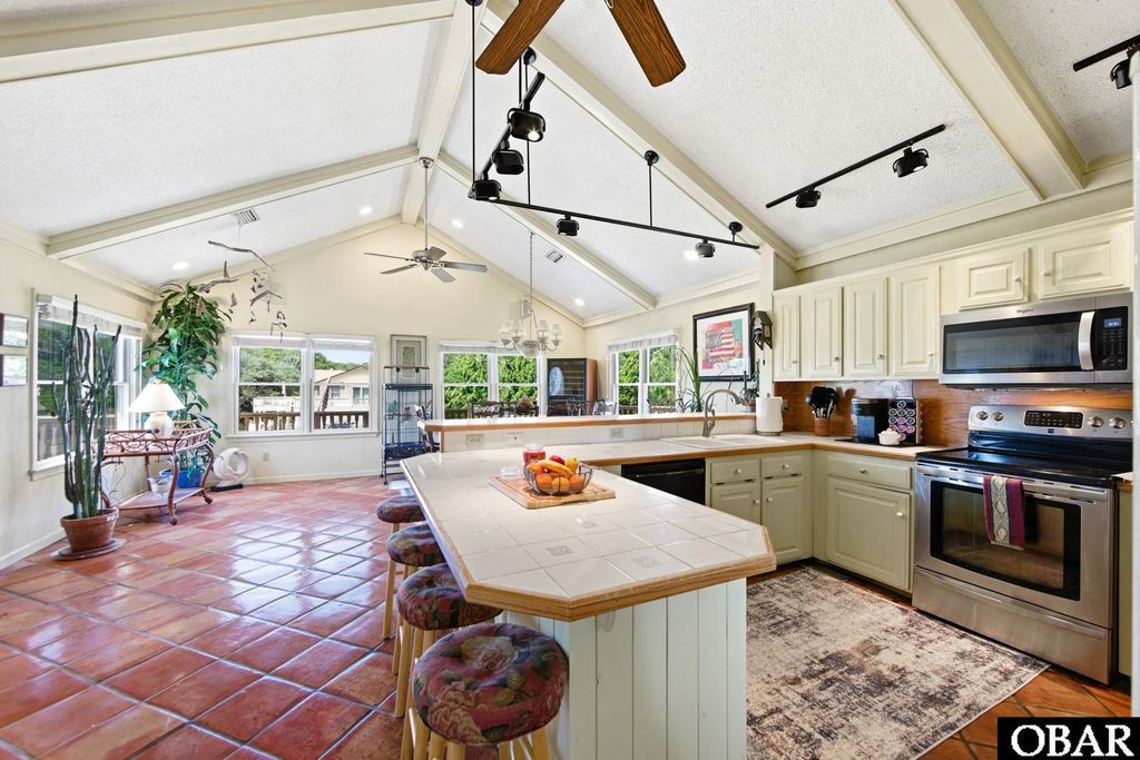 Image 13 of property listing at 4409 Seascape Drive, Kitty Hawk, NC 27949
