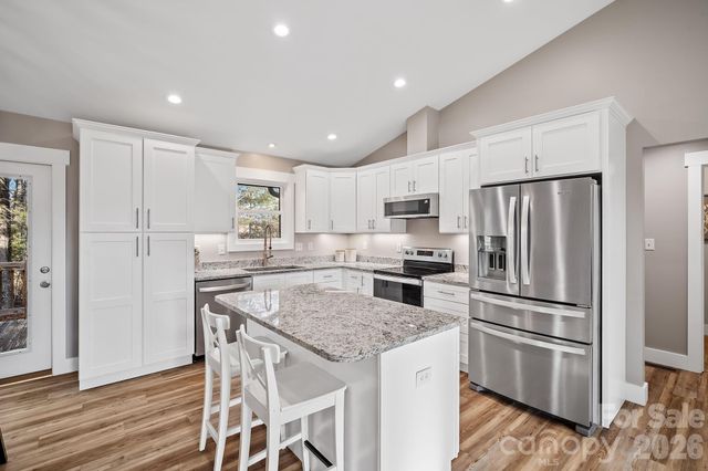 61 Sky Top View, Marshall, NC 28753