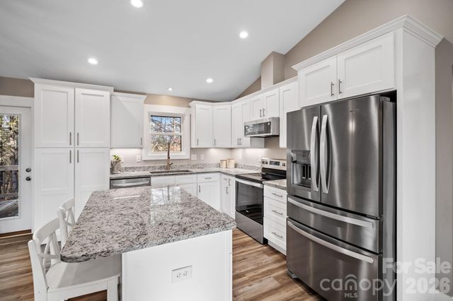 61 Sky Top View, Marshall, NC 28753