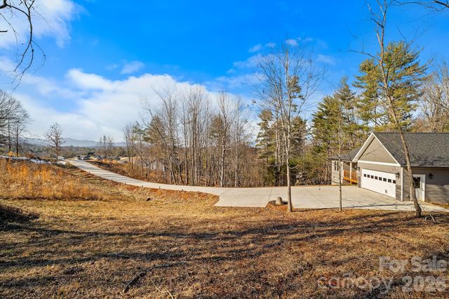 61 Sky Top View, Marshall, NC 28753