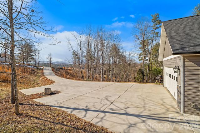 61 Sky Top View, Marshall, NC 28753