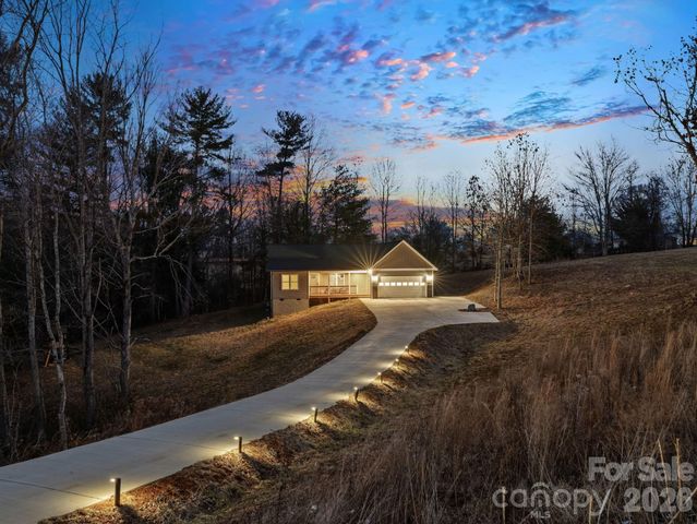 61 Sky Top View, Marshall, NC 28753