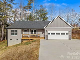 61 Sky Top View, Marshall, NC 28753