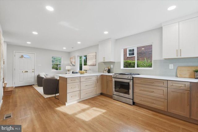 115 S IRIS ST, Alexandria, VA 22304