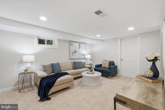 115 S IRIS ST, Alexandria, VA 22304