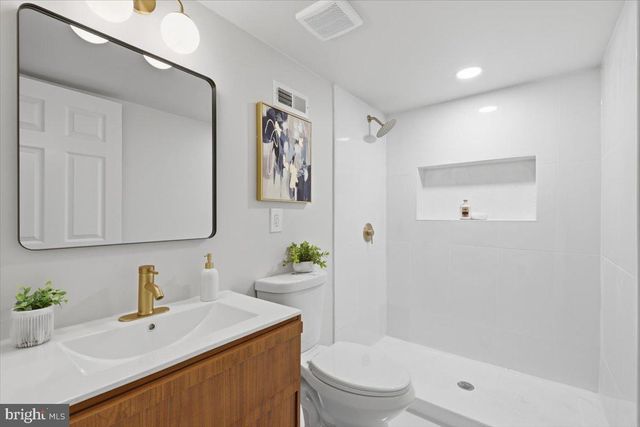 115 S IRIS ST, Alexandria, VA 22304