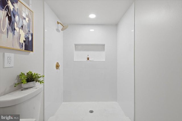 115 S IRIS ST, Alexandria, VA 22304