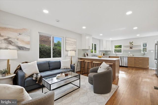 115 S IRIS ST, Alexandria, VA 22304