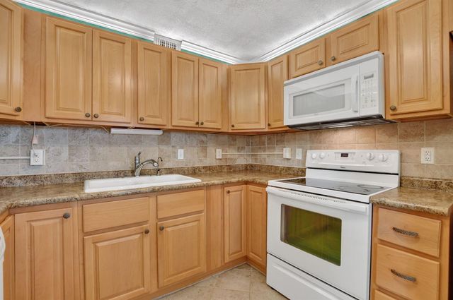 2049 Ventnor O Crescent 2049, Deerfield Beach, FL 33442