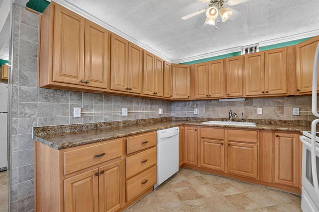 2049 Ventnor O Crescent 2049, Deerfield Beach, FL 33442