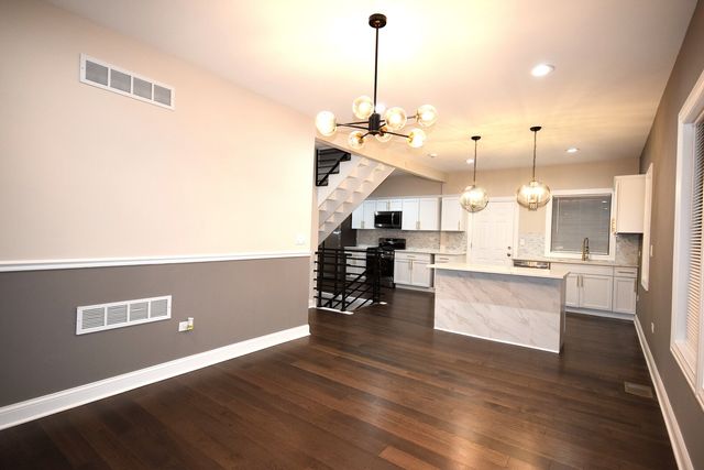 7133 S Indiana Avenue, Chicago, IL 60619