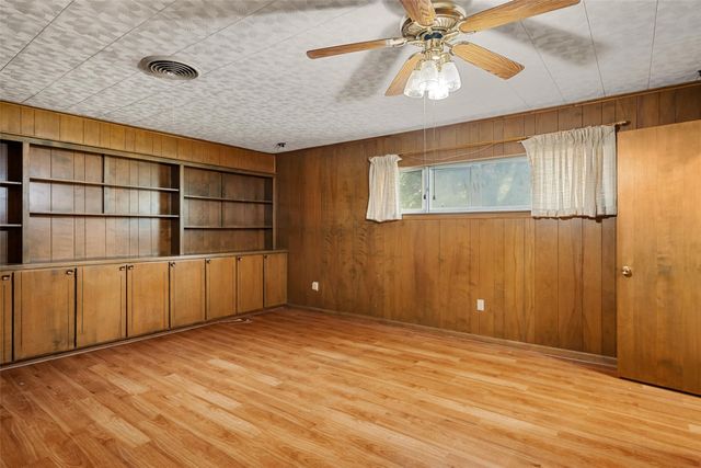 6916 Hovenkamp Avenue, Richland Hills, TX 76118