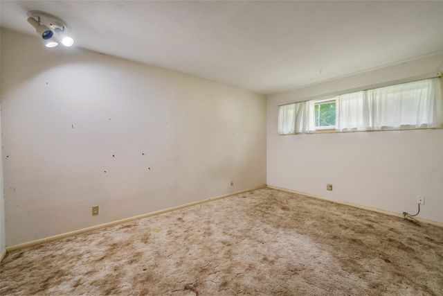 6916 Hovenkamp Avenue, Richland Hills, TX 76118