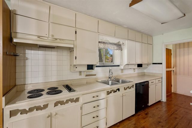6916 Hovenkamp Avenue, Richland Hills, TX 76118