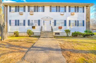 81 Angel Drive APT D, Waterbury, CT 06708