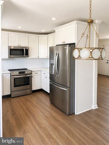 204 KENWOOD S, Levittown, PA 19055