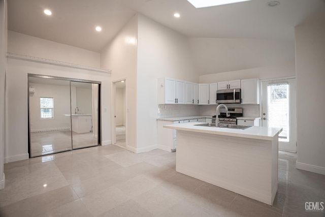 716 Curtis Drive, Bakersfield, CA 93307