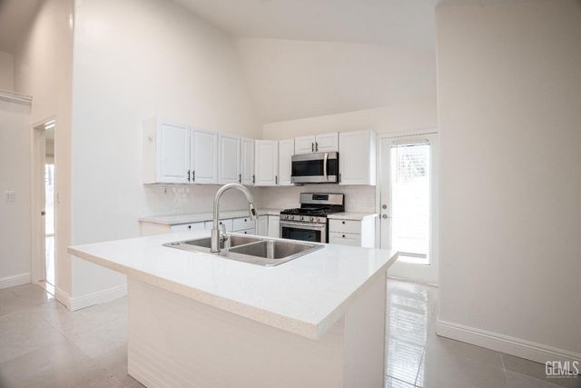 716 Curtis Drive, Bakersfield, CA 93307