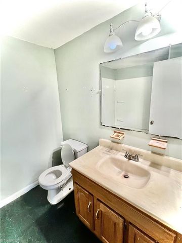 4312 Vickrey Chapel N Road, Jamestown, NC 27282