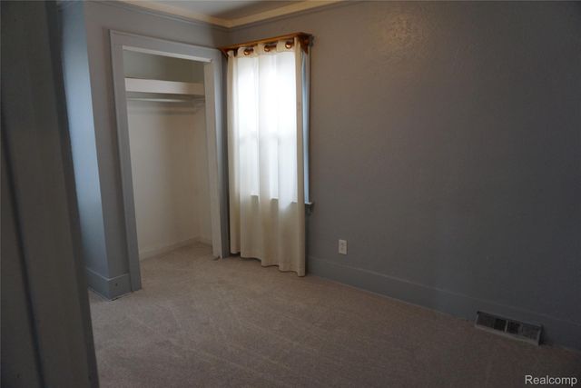 1713 Austin Avenue, Lincoln Park, MI 48146