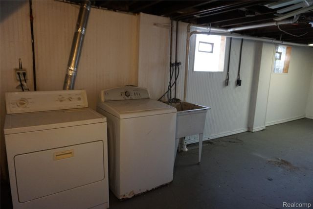 1713 Austin Avenue, Lincoln Park, MI 48146