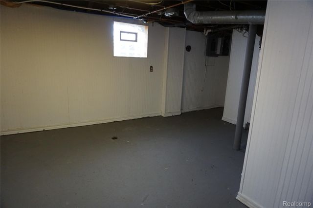 1713 Austin Avenue, Lincoln Park, MI 48146