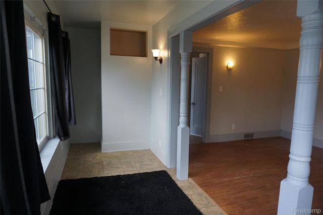 1713 Austin Avenue, Lincoln Park, MI 48146