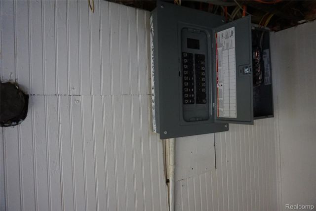 1713 Austin Avenue, Lincoln Park, MI 48146