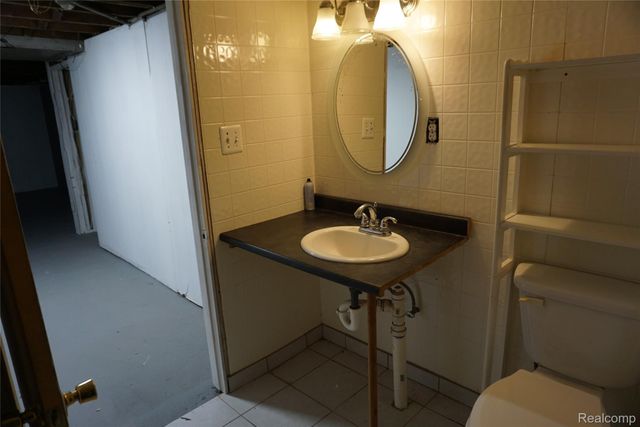 1713 Austin Avenue, Lincoln Park, MI 48146