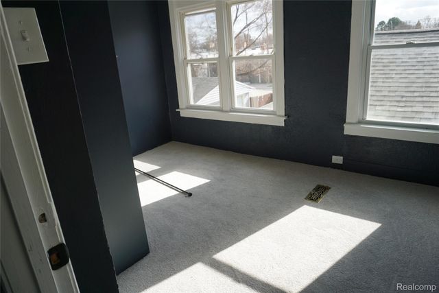 1713 Austin Avenue, Lincoln Park, MI 48146