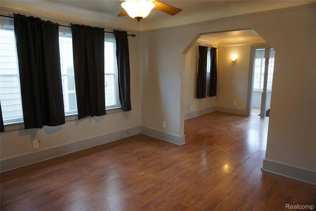 1713 Austin Avenue, Lincoln Park, MI 48146