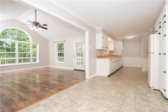 6175 La Crosse Court, Clemmons, NC 27012