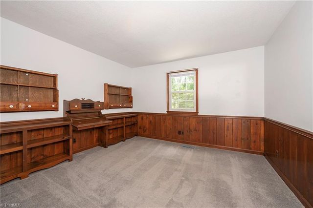 6175 La Crosse Court, Clemmons, NC 27012