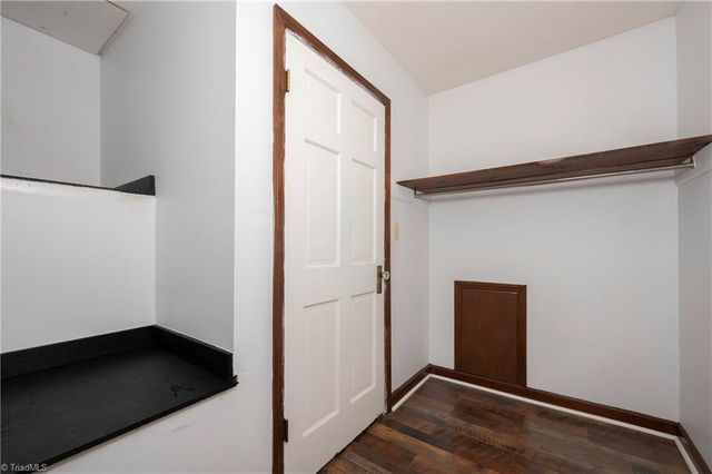 6175 La Crosse Court, Clemmons, NC 27012