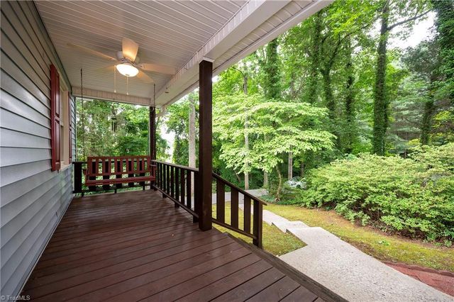 6175 La Crosse Court, Clemmons, NC 27012