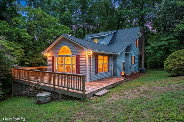 6175 La Crosse Court, Clemmons, NC 27012