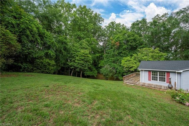6175 La Crosse Court, Clemmons, NC 27012