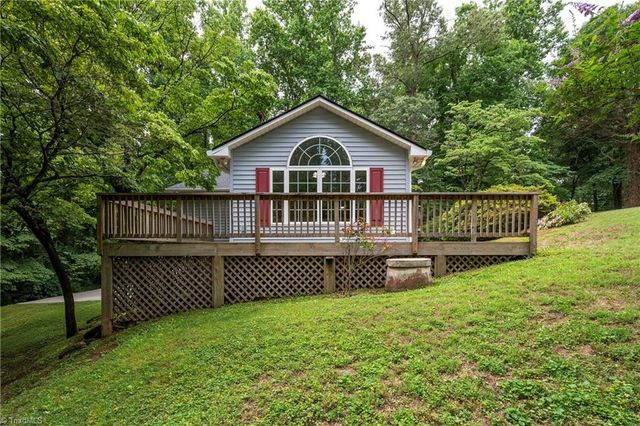 6175 La Crosse Court, Clemmons, NC 27012