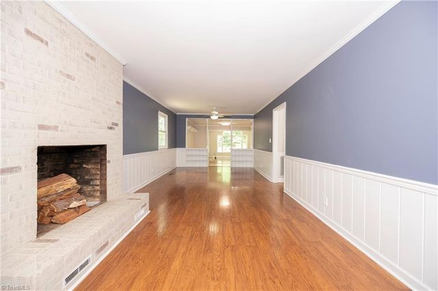 6175 La Crosse Court, Clemmons, NC 27012