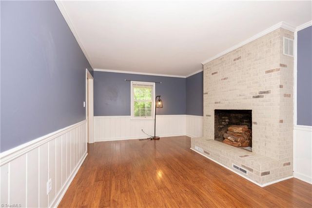 6175 La Crosse Court, Clemmons, NC 27012