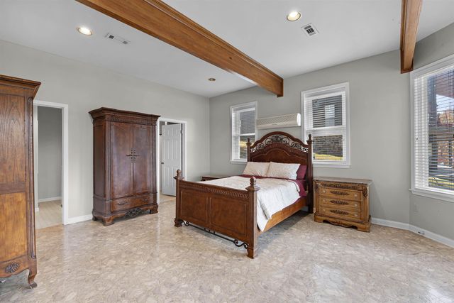 80 RIVIERA CV, Cherokee, AL 35616