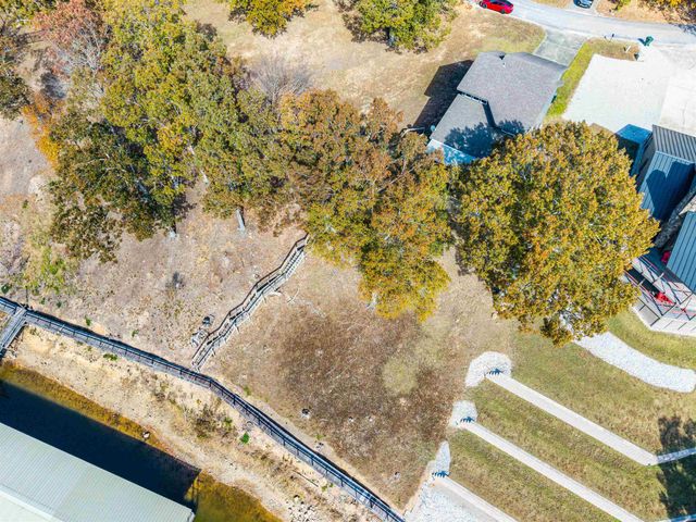 80 RIVIERA CV, Cherokee, AL 35616