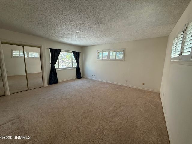 136 Feather Moon Drive, Santa Teresa, NM 88008