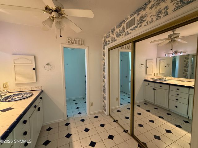 136 Feather Moon Drive, Santa Teresa, NM 88008