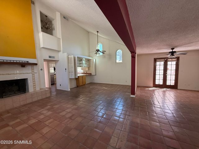 136 Feather Moon Drive, Santa Teresa, NM 88008