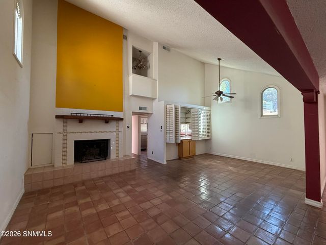 136 Feather Moon Drive, Santa Teresa, NM 88008