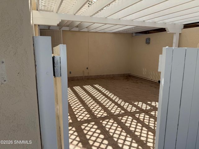 136 Feather Moon Drive, Santa Teresa, NM 88008